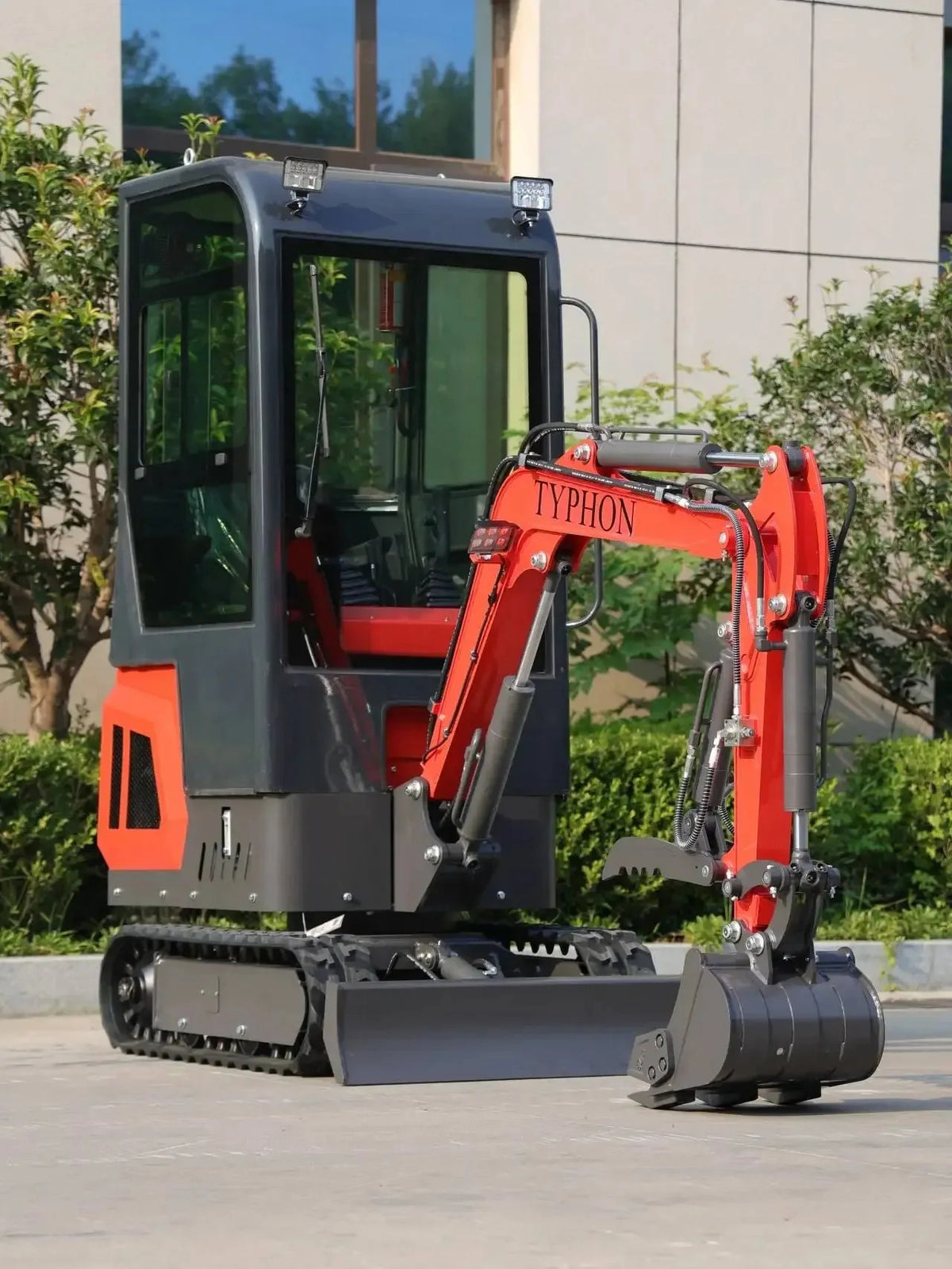 TYPHON TERROR ONE Mini Excavator – 1.1 Ton Trench Digger with Cabin, Hydraulic T